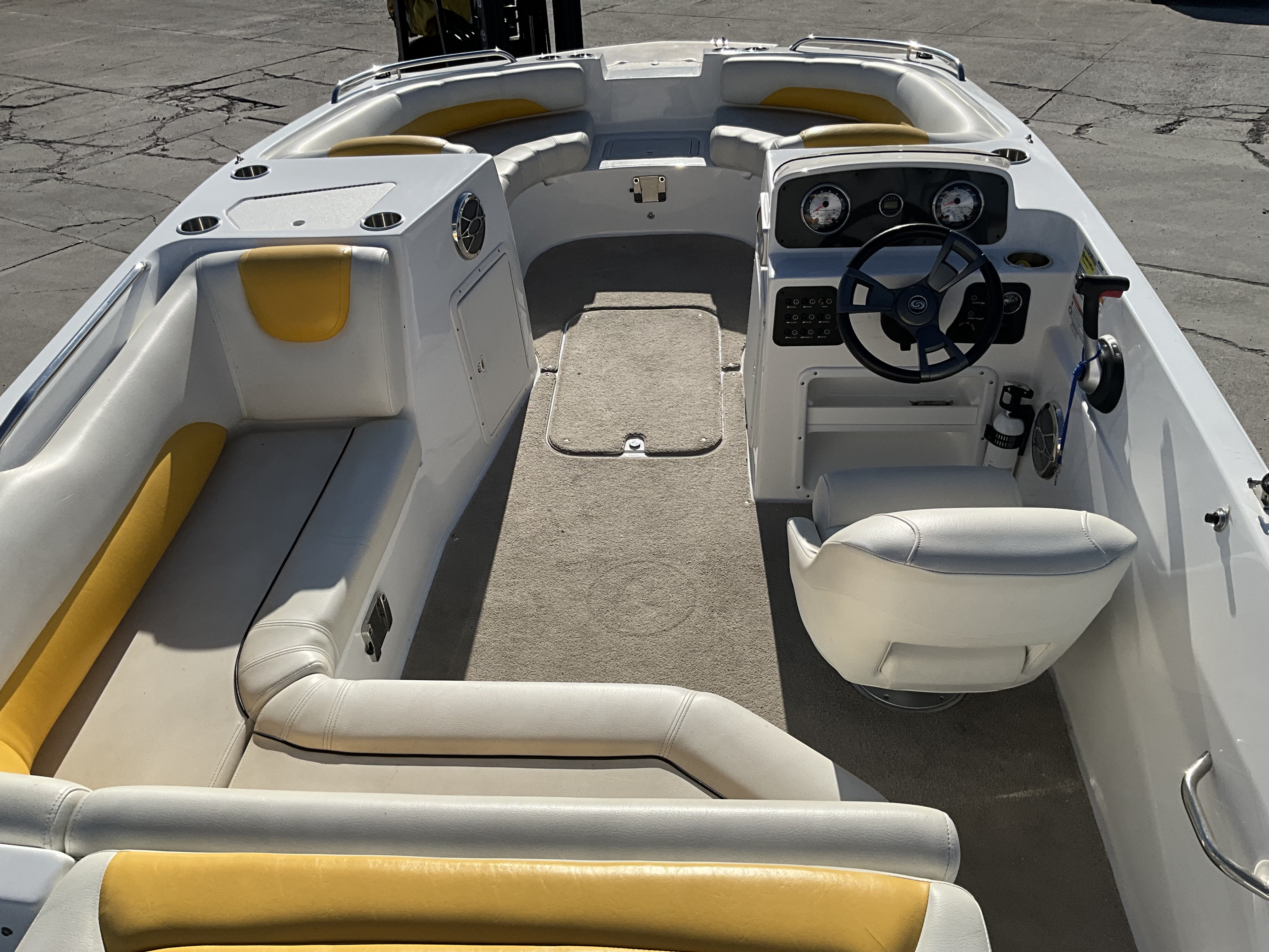2014 Hurricane 187 sundeck - Image 3