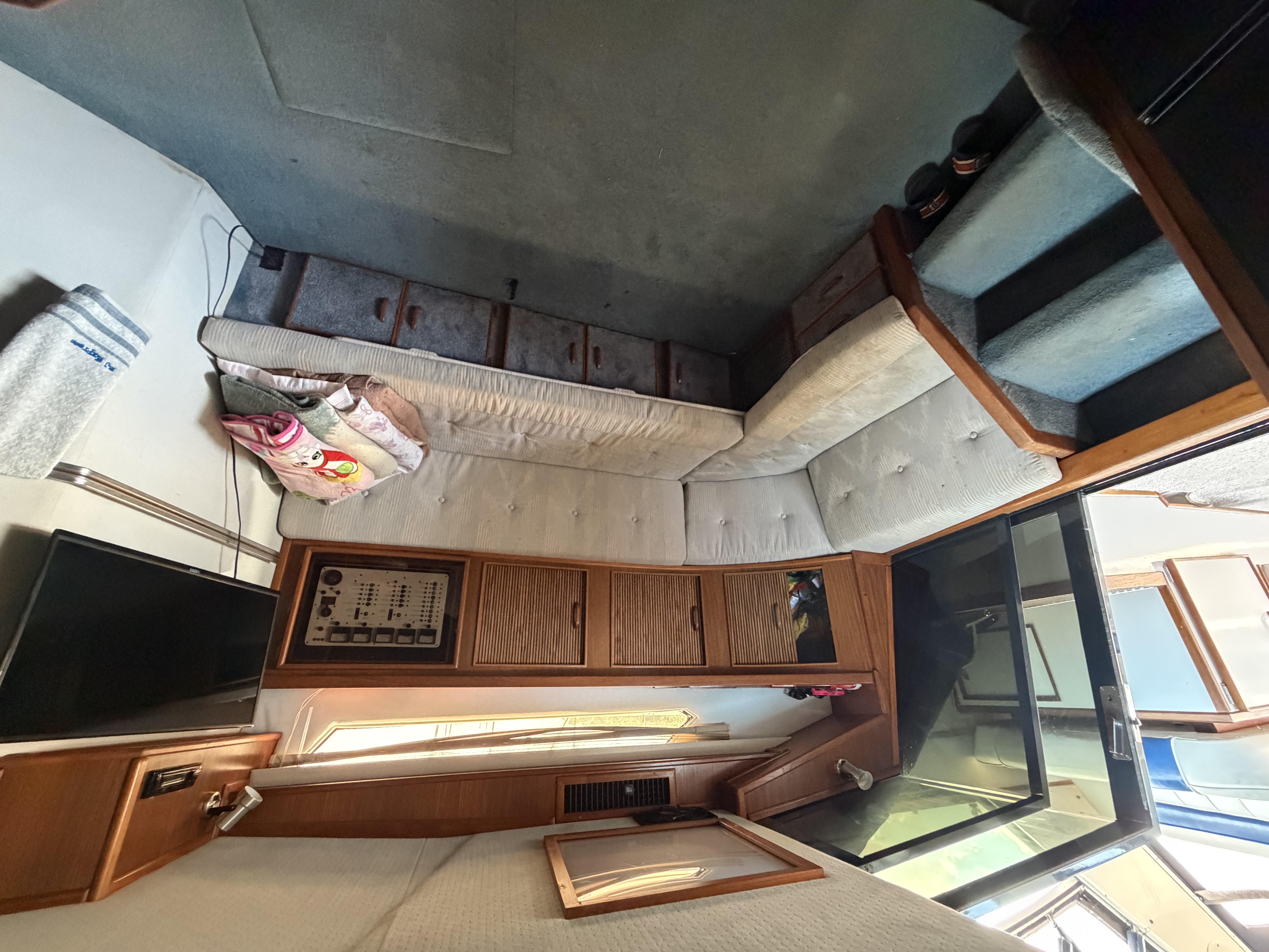 1987 Sea ray 390 Express Cruiser - Image 21