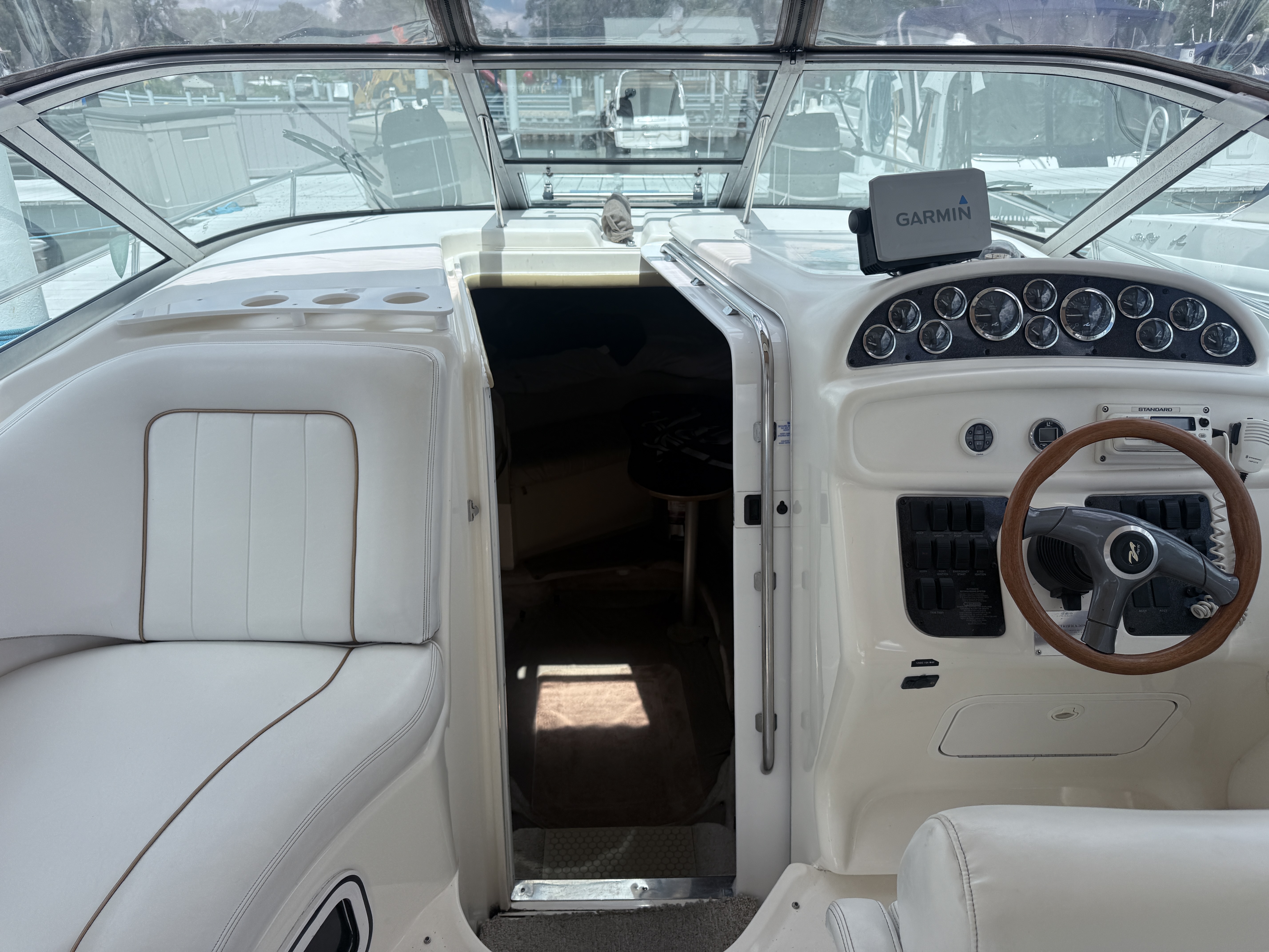 1999 Sea Ray 290 Sundancer - Image 15