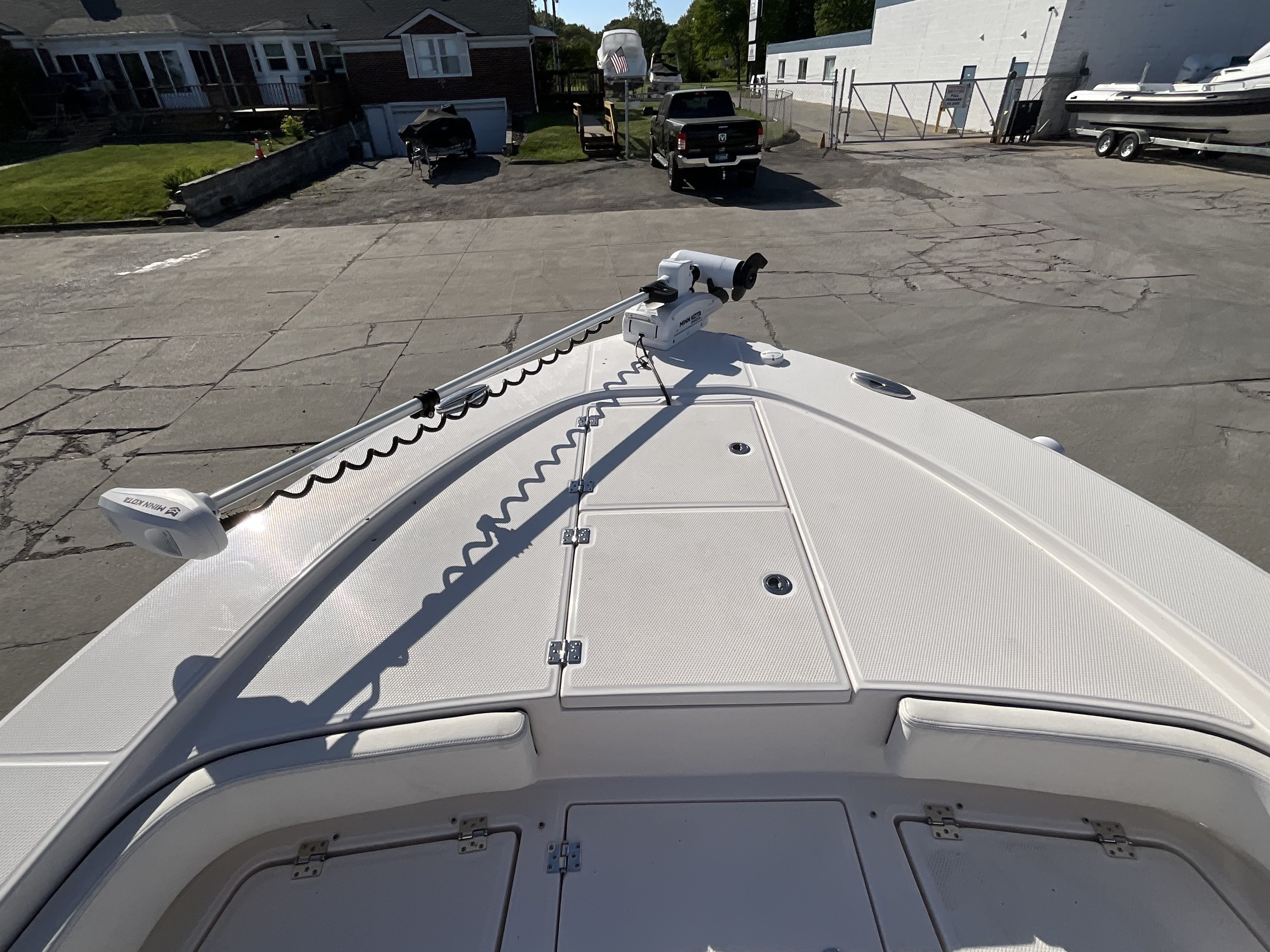 2023 Robalo 246 Cayman - Image 5