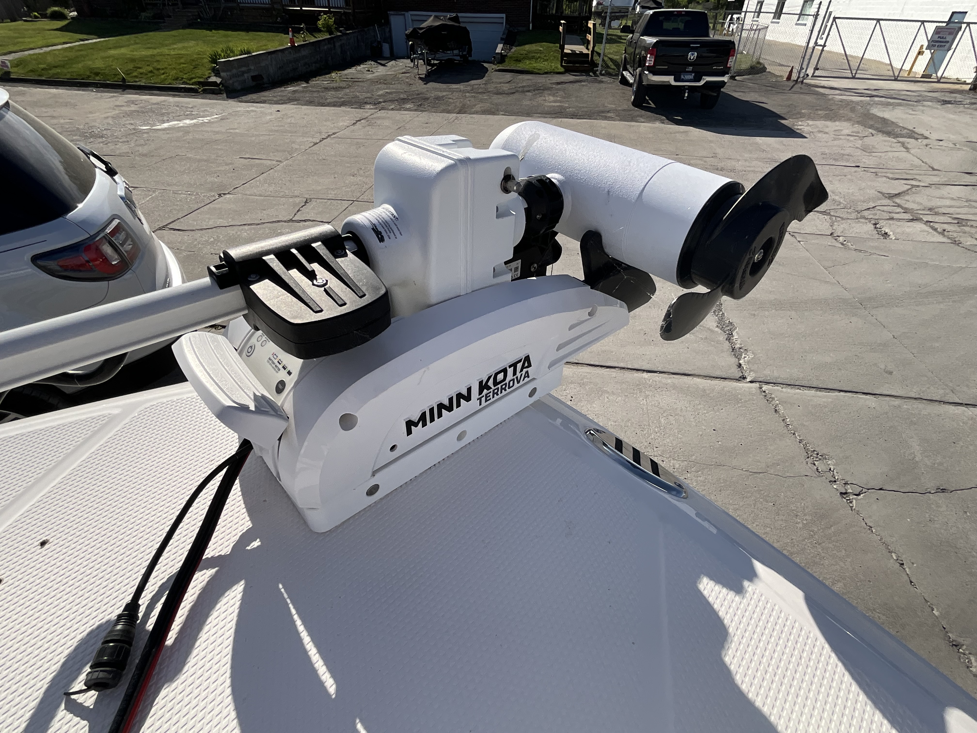 2023 Robalo 246 Cayman - Image 8