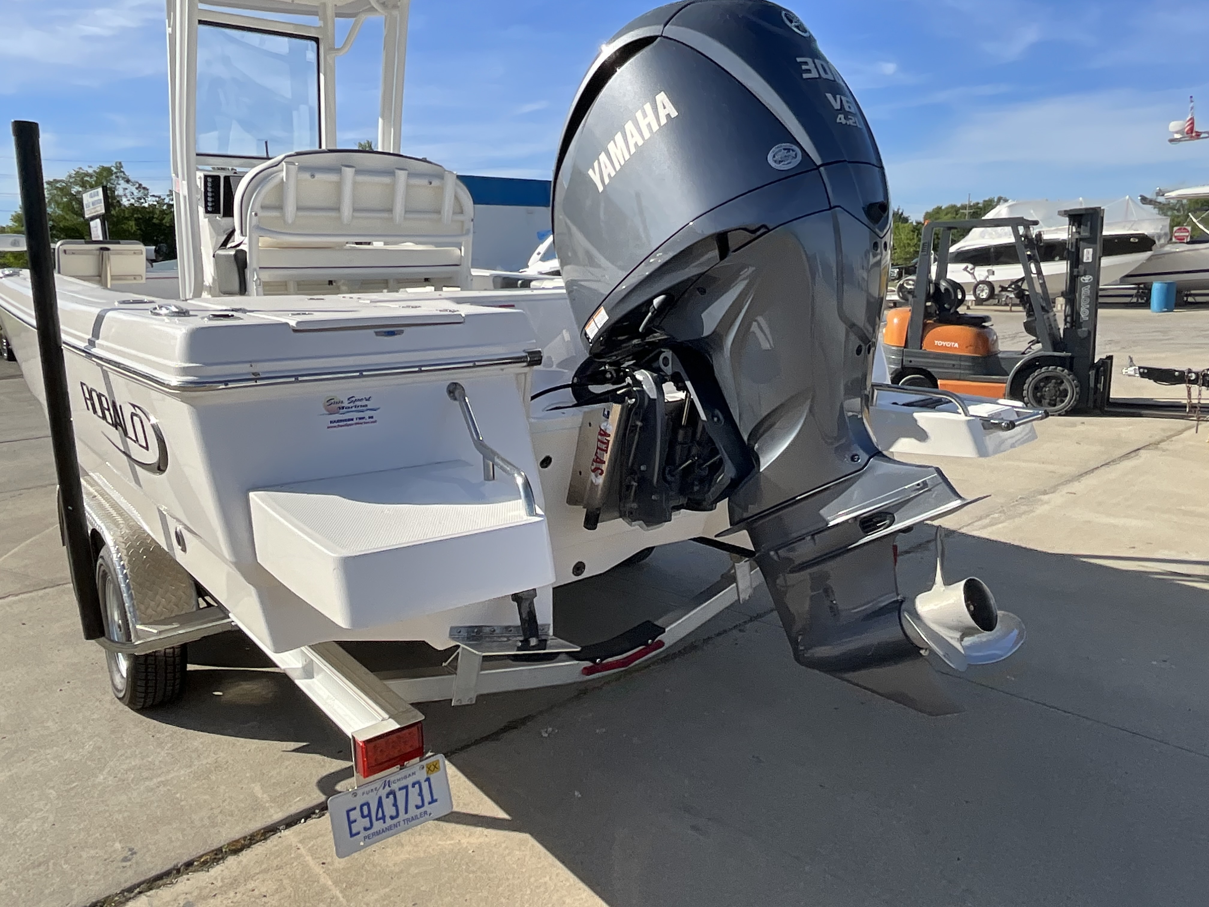 2023 Robalo 246 Cayman - Image 26