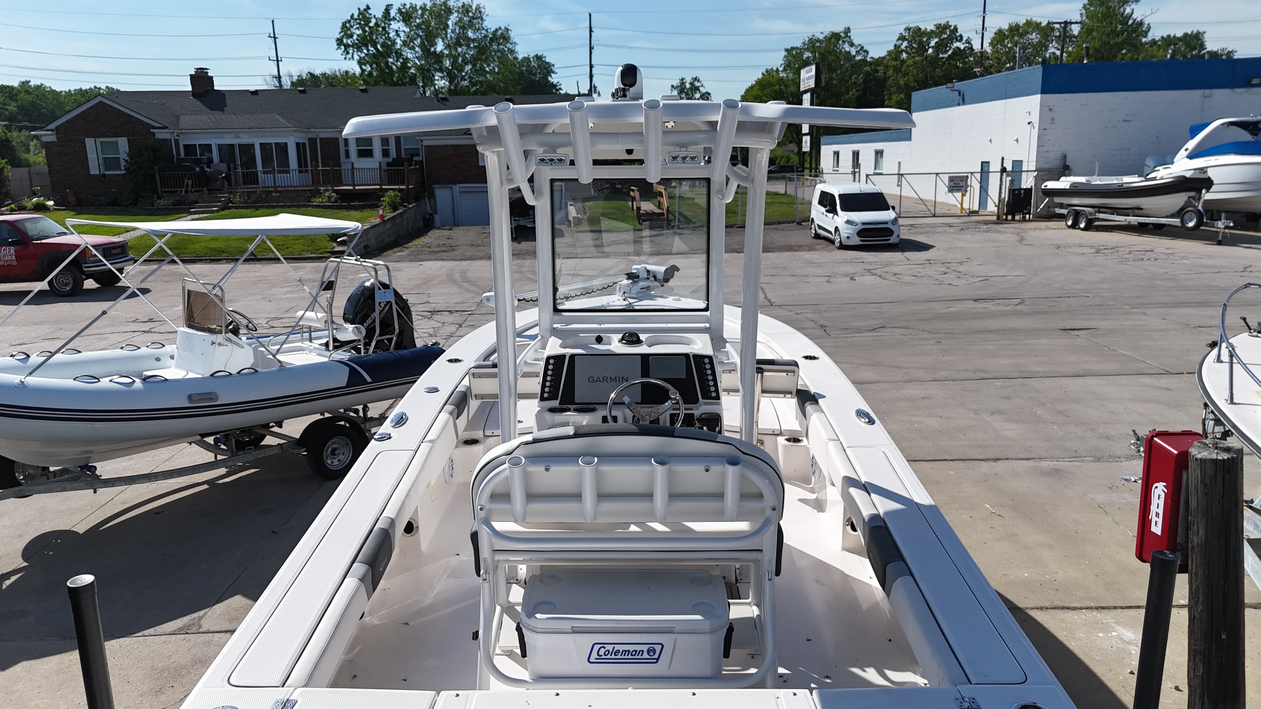 2023 Robalo 246 Cayman - Image 33