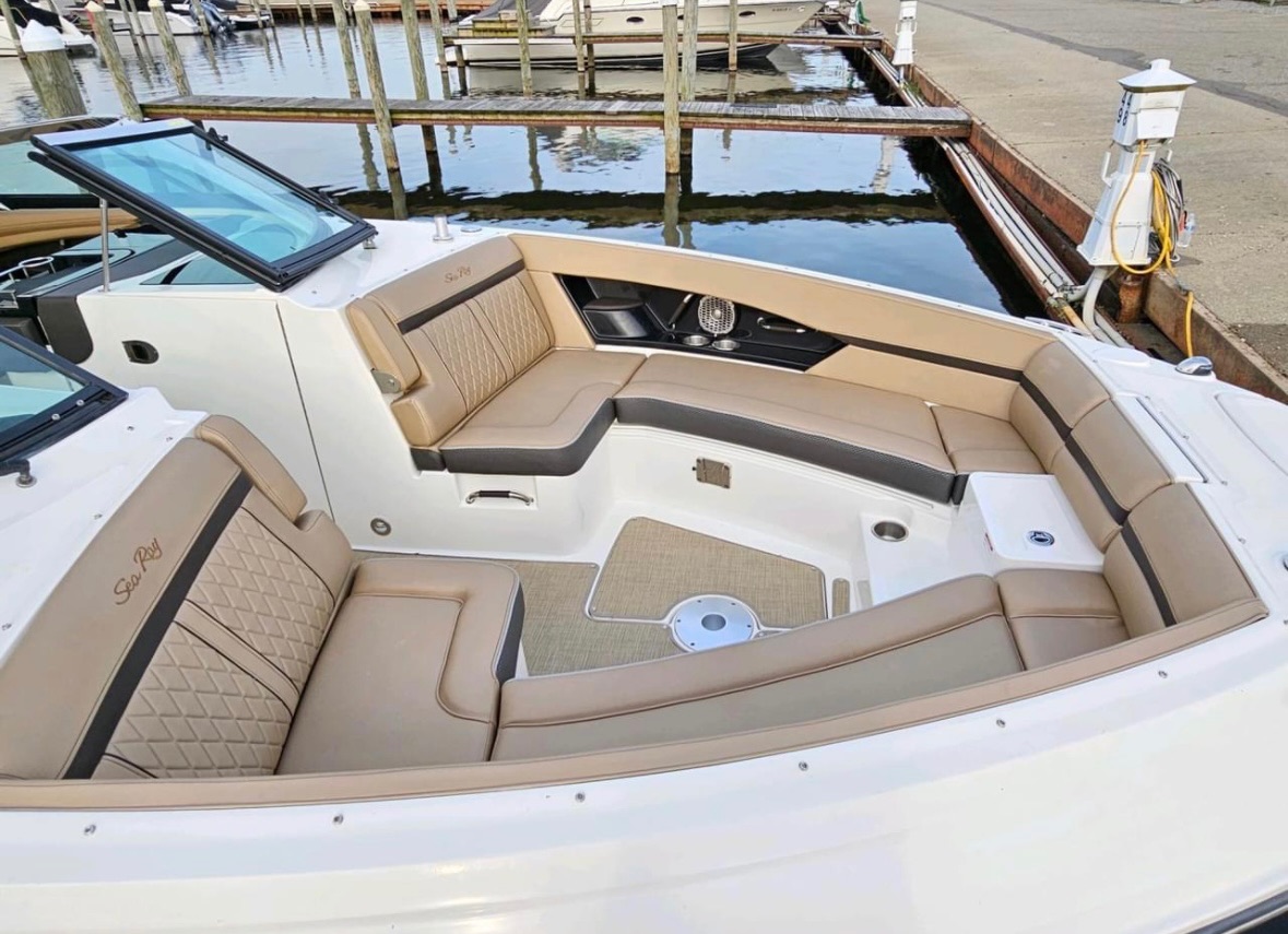 2018 Sea Ray 350slx - Image 12
