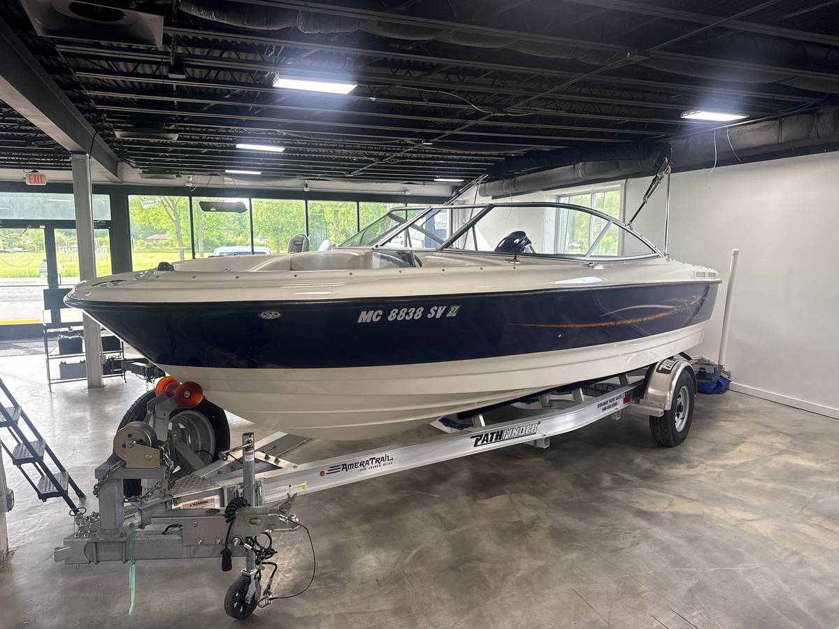 2006 Bayliner 215 Capri - Image 2