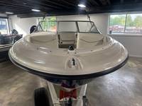 2006 Bayliner  215 Capri - Thumbnail 3