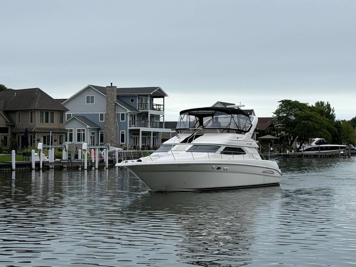1999 Sea Ray 450 Express Bridge - Image 2