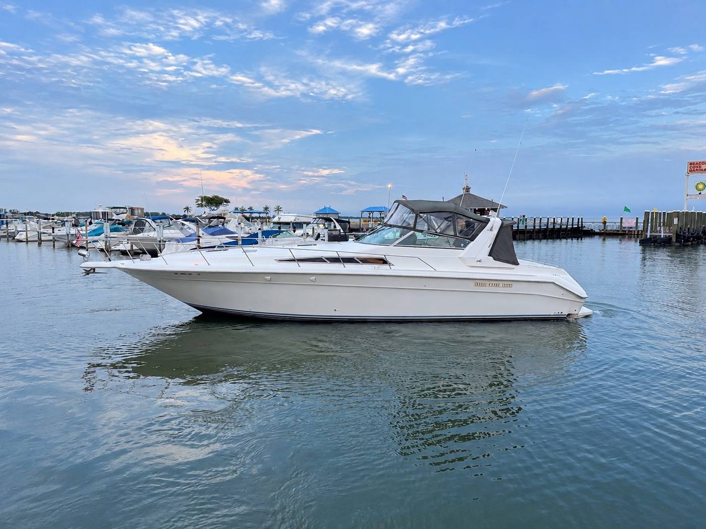 1990 Sea Ray 420 Sundancer