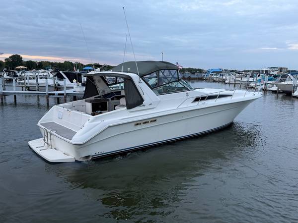 1990 Sea Ray 420 Sundancer - Image 2