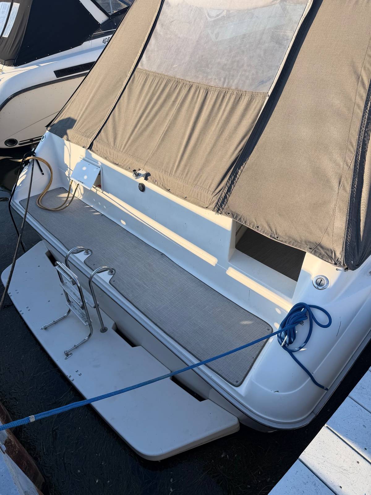 1990 Sea Ray 420 Sundancer - Image 16