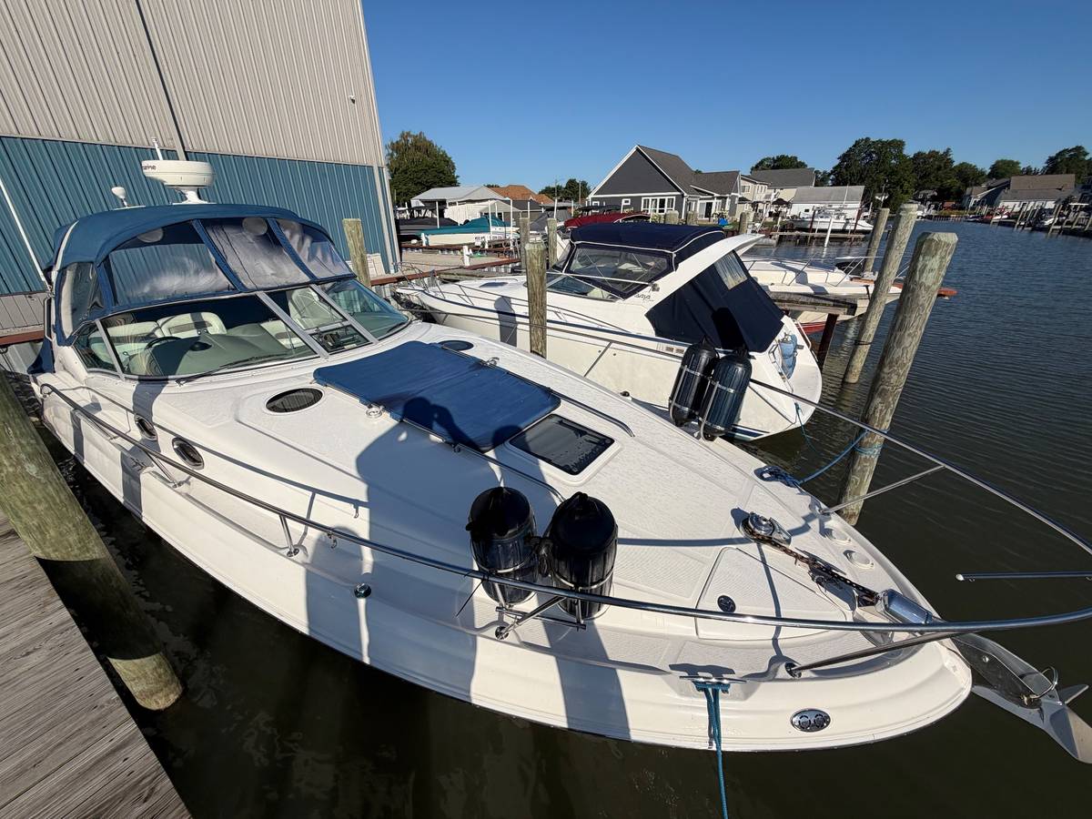 2003 Sea Ray 320 Sundancer - Image 2