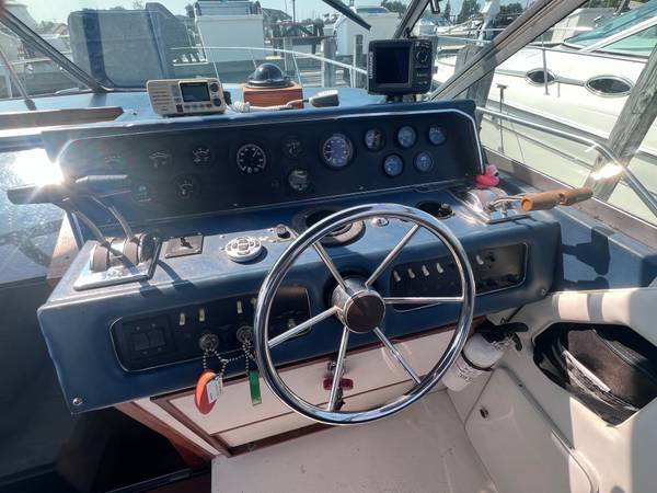 1987 Sea Ray 300 Weekender - Image 4