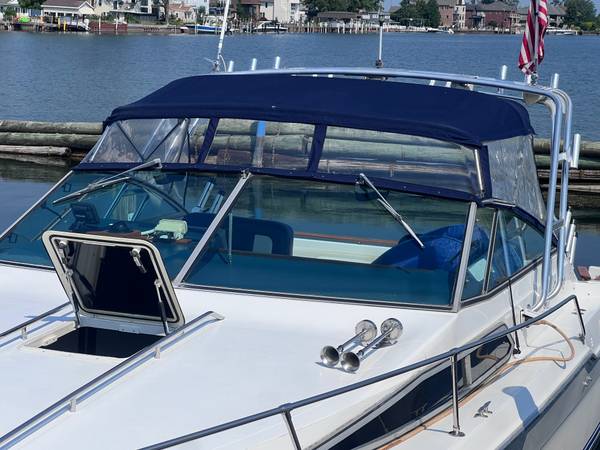 1987 Sea Ray 300 Weekender - Image 3