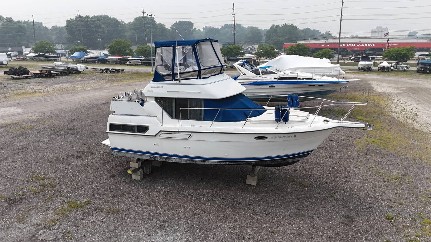 1994 Carver 300 aft