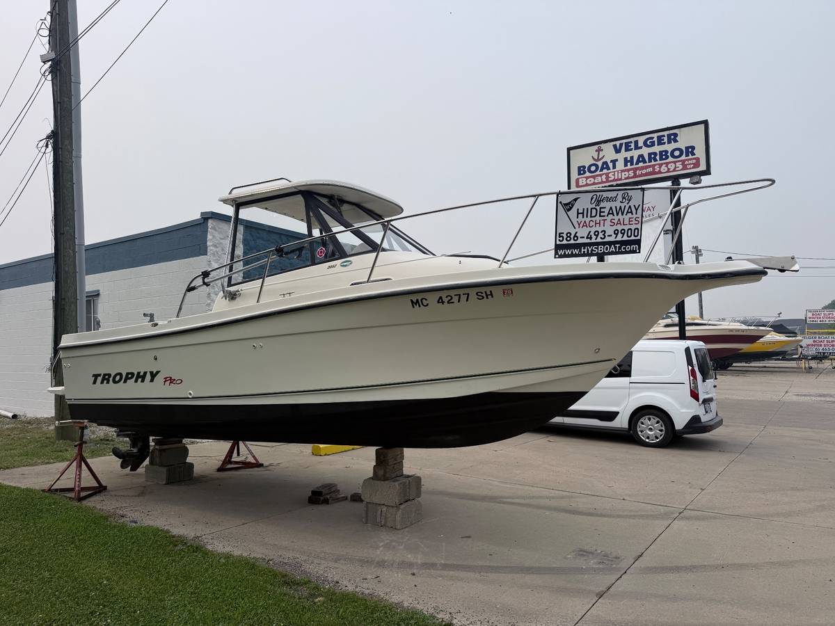 2002 Bayliner Trophy 2052 - Image 2