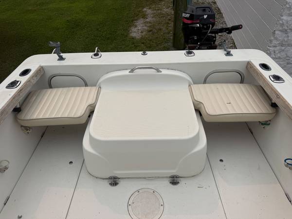 2002 Bayliner Trophy 2052 - Image 4