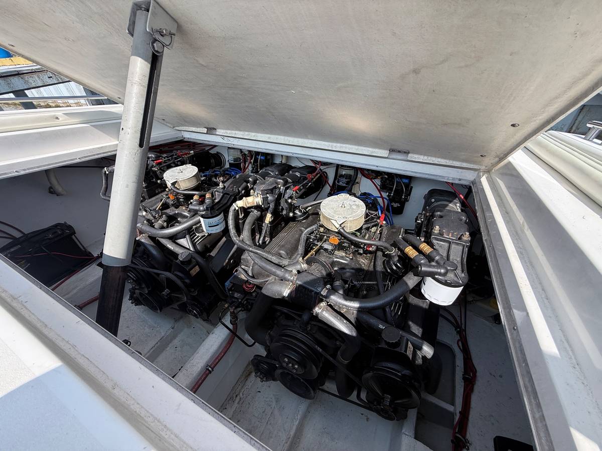 1989 Scarab 31 - Image 20