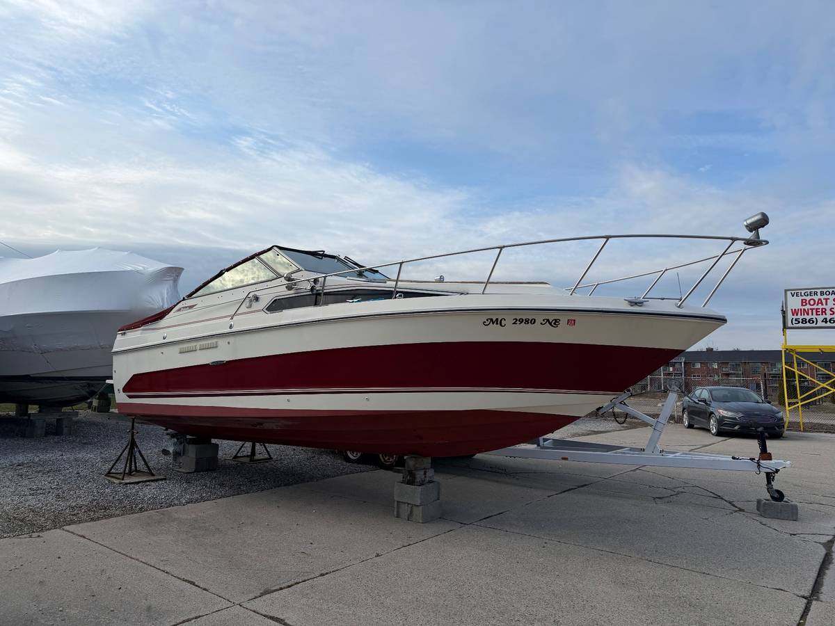 1987 Sea ray 268 weekender - Image 1