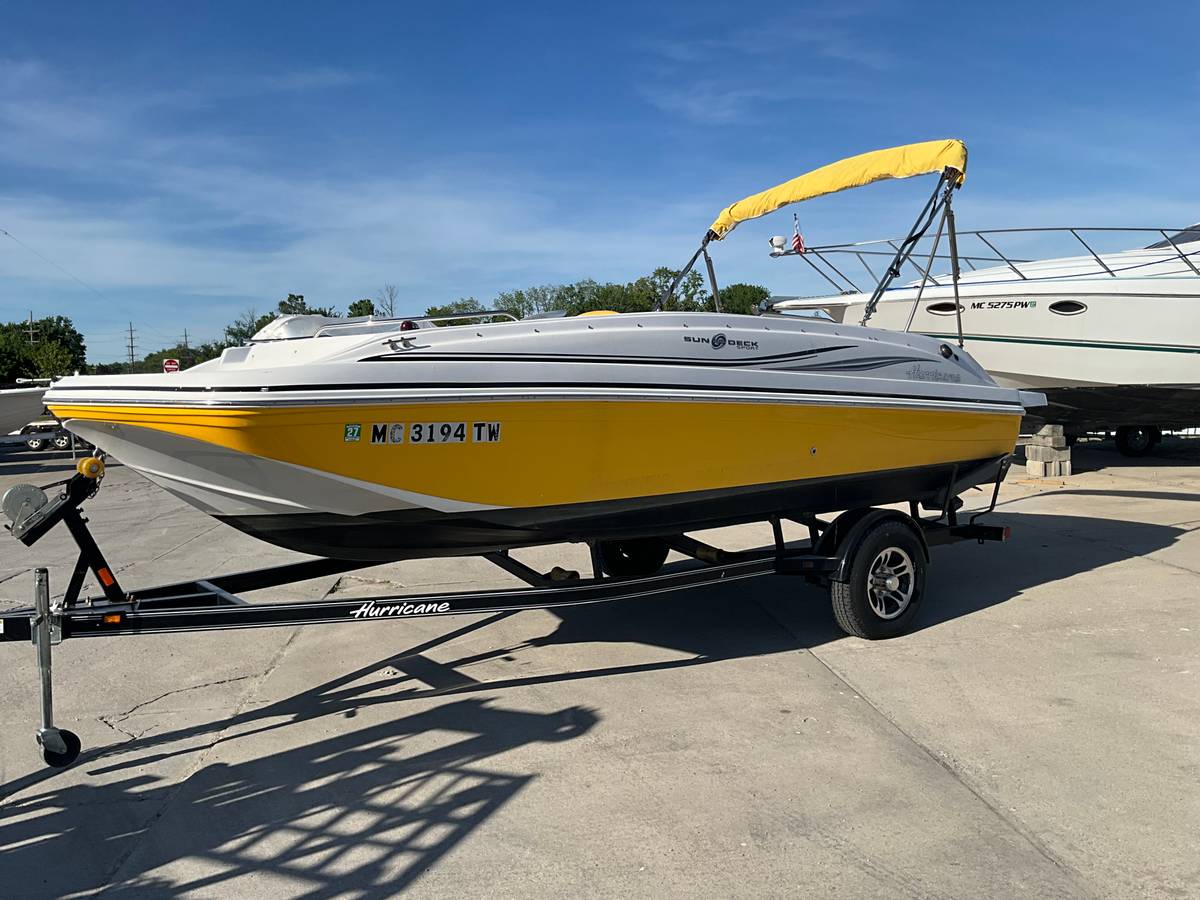 2014 Hurricane 187 sundeck - Image 1