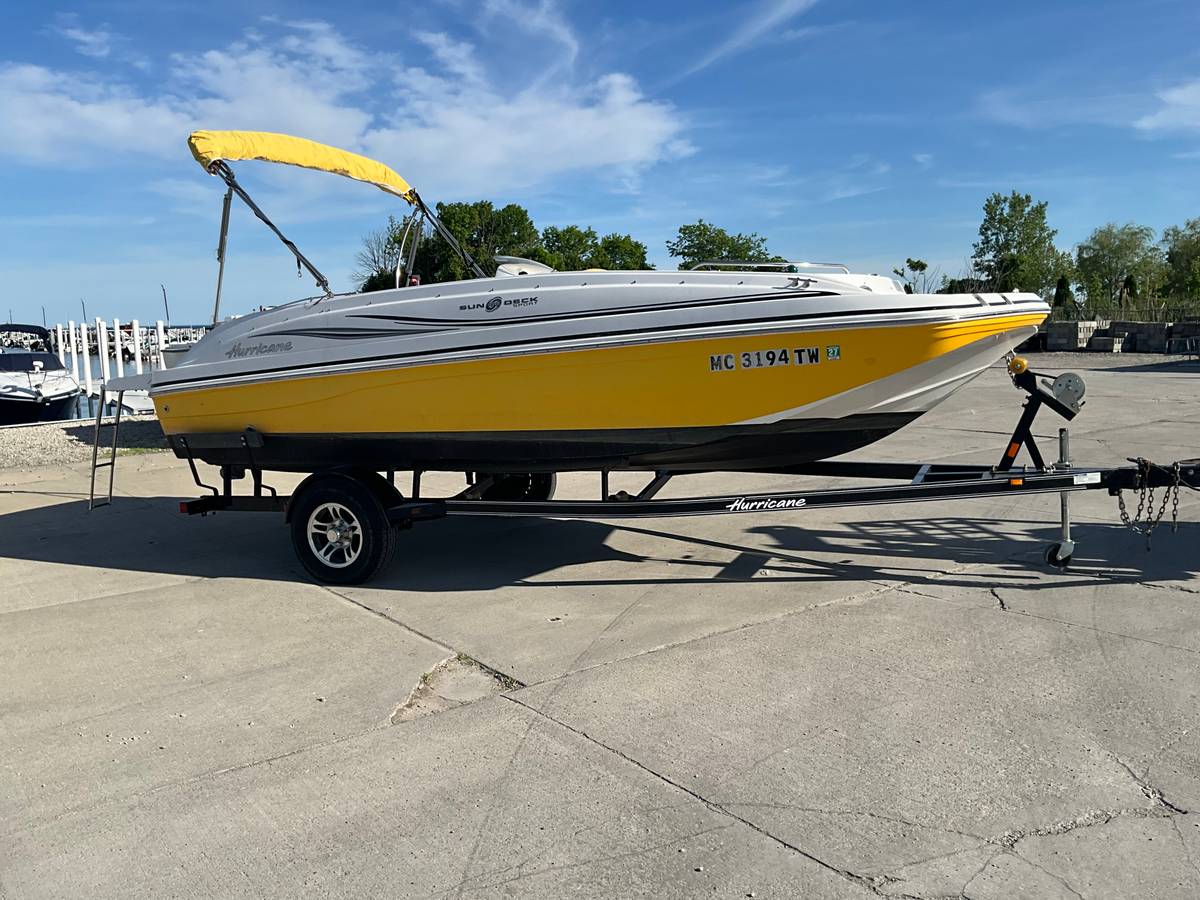 2014 Hurricane 187 sundeck - Image 2