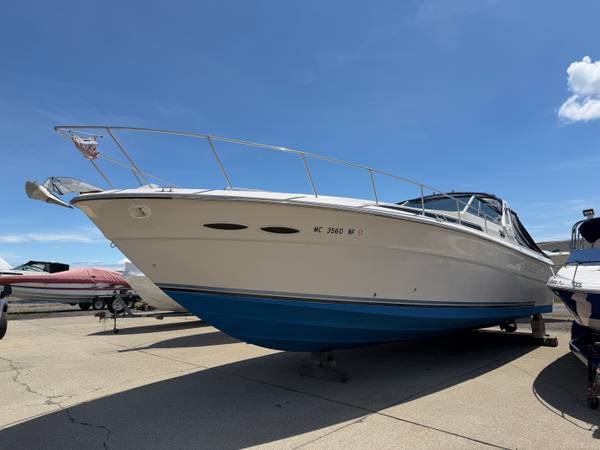 1987 Sea ray 390 Express Cruiser - Image 3