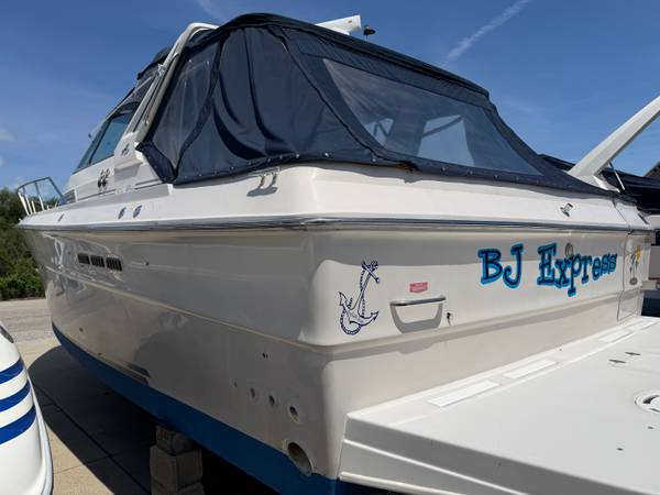 1987 Sea ray 390 Express Cruiser - Image 4