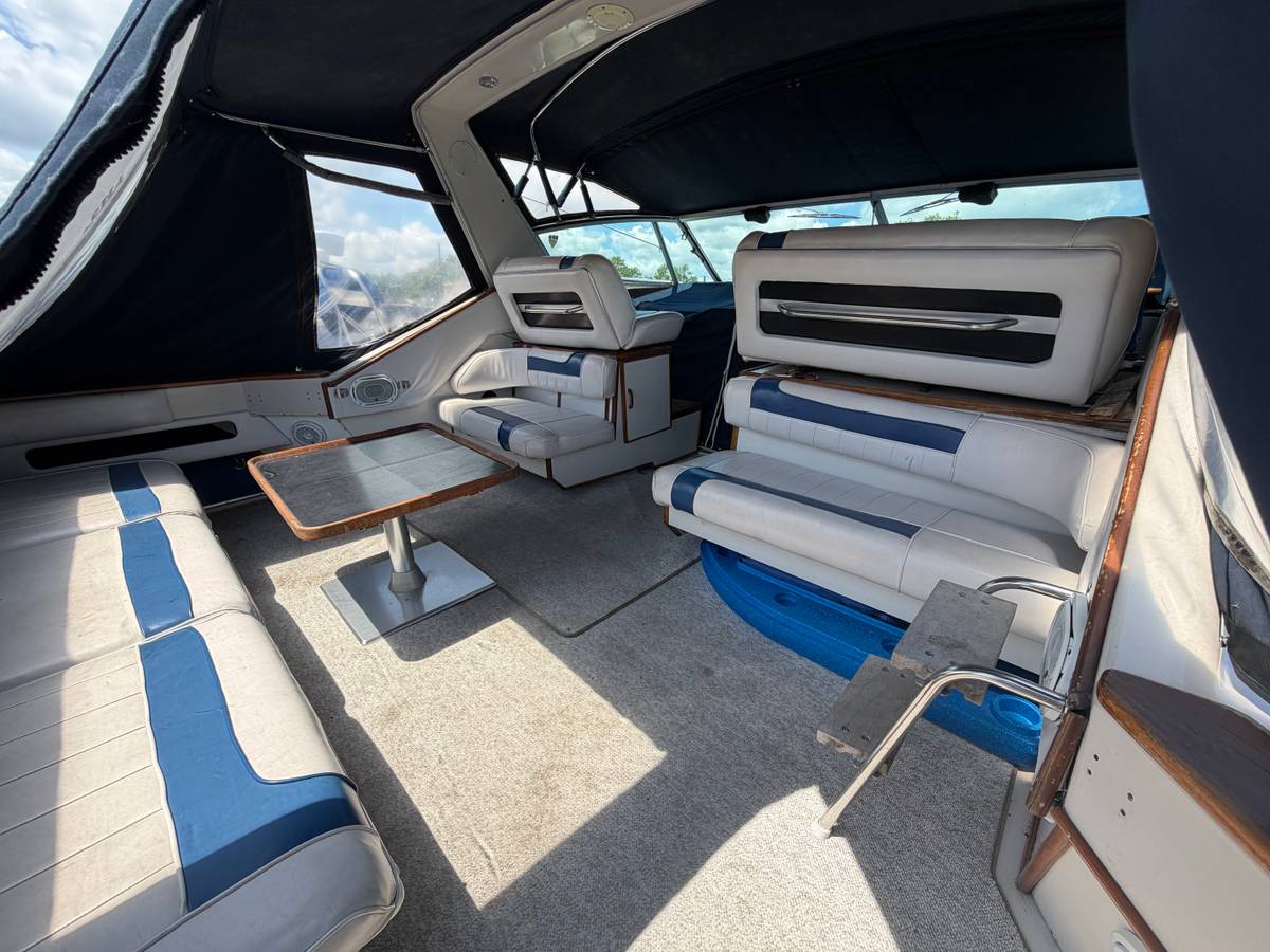 1987 Sea ray 390 Express Cruiser - Image 2