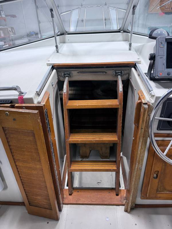 1985 Boston whaler 25 Revenge WT - Image 5